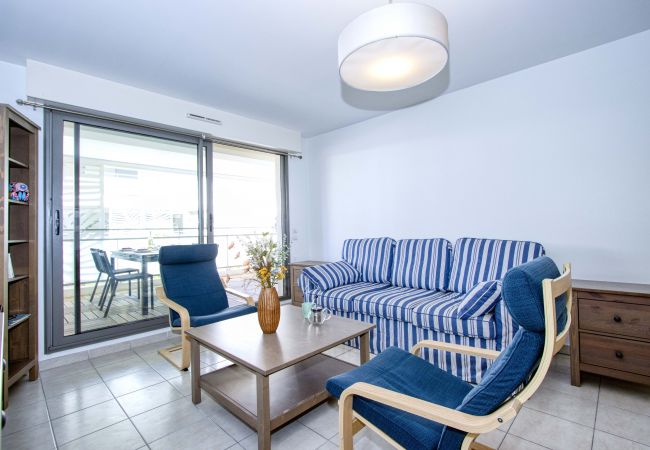 Appartement à La Ciotat - Pètro, 100 m de la plage, terrasse, clim, parking Appartement à La Ciotat - Pètro, 100 m de la plage, terrasse, clim, parking
