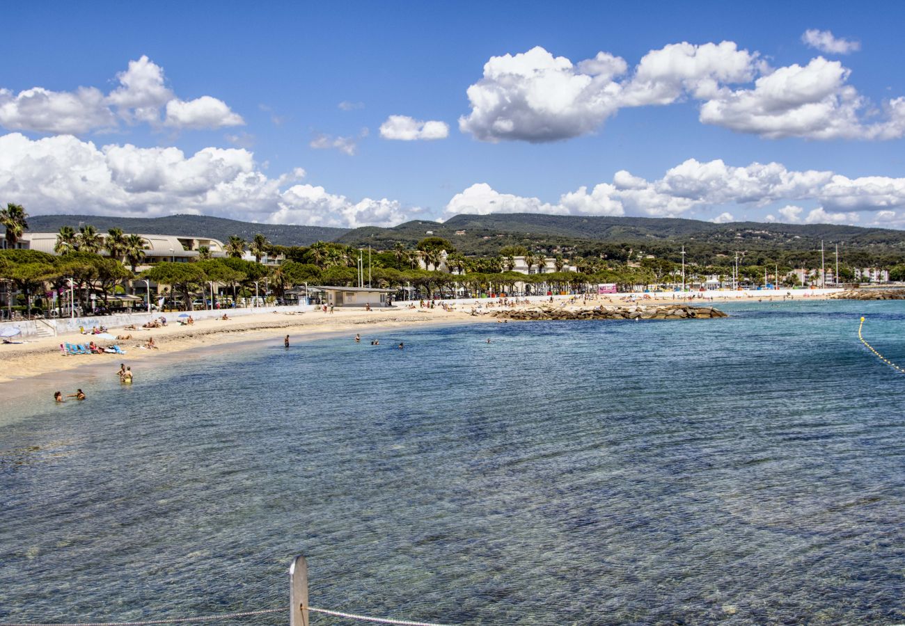 Appartement à La Ciotat - Pètro, 100 m de la plage, terrasse, clim, parking