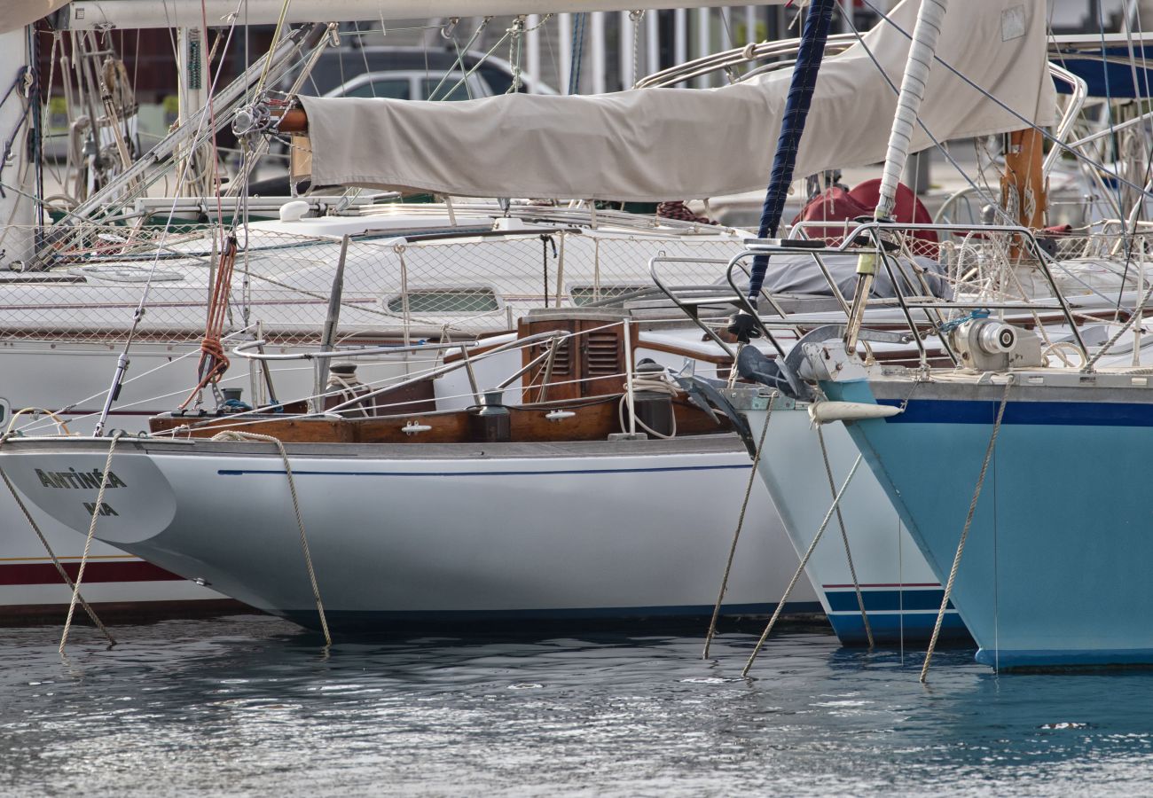 Appartement à La Ciotat - Pètro, 100 m de la plage, terrasse, clim, parking