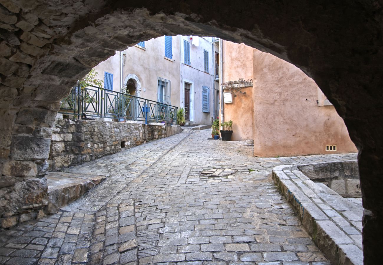 Studio à Saint-Cyr-sur-Mer - Studio Alon. Idéal pour vos vacances/séjours pros