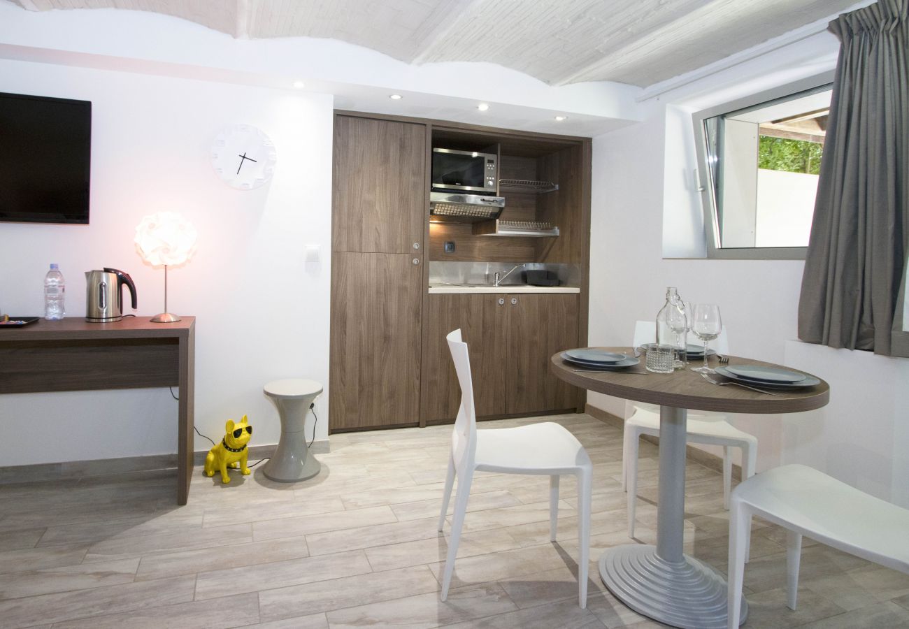 Studio à Saint-Cyr-sur-Mer - Studio Cailloux. Pour vos vacances ou séjours pros