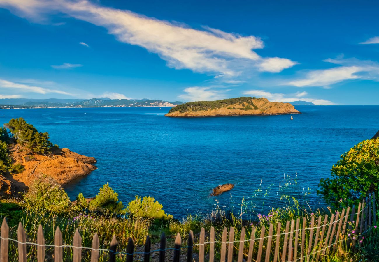 Studio à Saint-Cyr-sur-Mer - Studio Cailloux. Pour vos vacances ou séjours pros