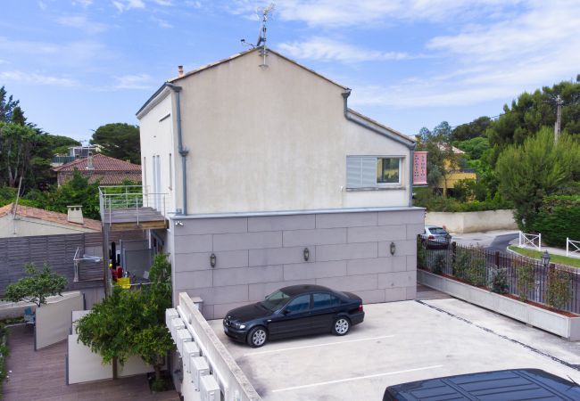 Studio à Saint-Cyr-sur-Mer - Studio Moutte. Idéal pour vos vacances/séjours pro Studio à Saint-Cyr-sur-Mer - Studio Moutte. Idéal pour vos vacances/séjours pro