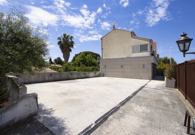 Studio à Saint-Cyr-sur-Mer - Studio Moutte. Idéal pour vos vacances/séjours pro Studio à Saint-Cyr-sur-Mer - Studio Moutte. Idéal pour vos vacances/séjours pro