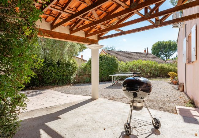 Maison à La Ciotat - Sarti. A 5m à pied des plages, Clim, jardin, BBQ Maison à La Ciotat - Sarti. A 5m à pied des plages, Clim, jardin, BBQ