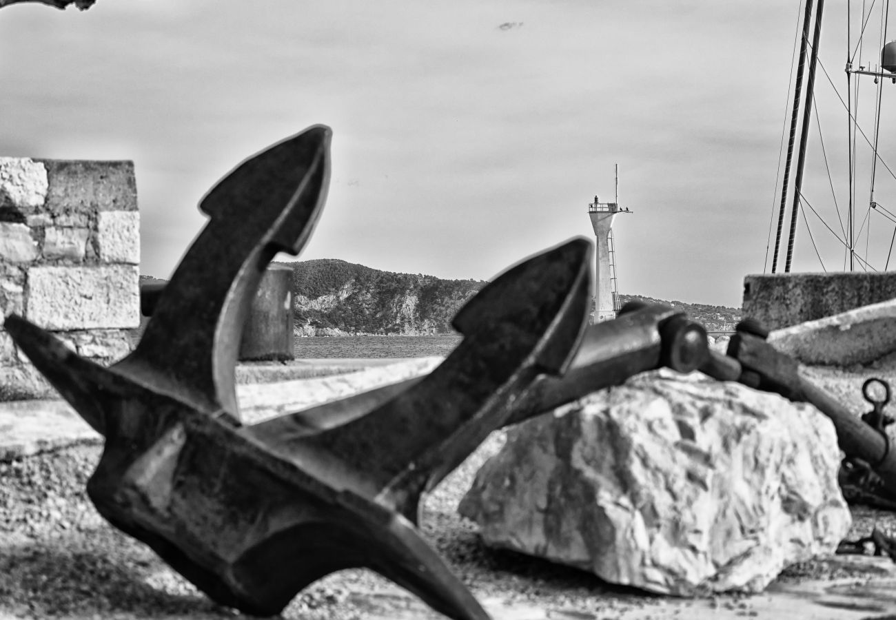 Maison à La Ciotat - Sarti. A 5m à pied des plages, Clim, jardin, BBQ