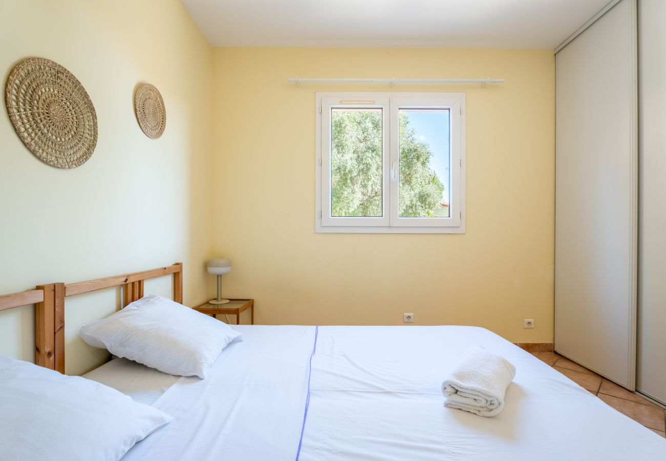 Maison à La Ciotat - Sarti. A 5m à pied des plages, Clim, jardin, BBQ