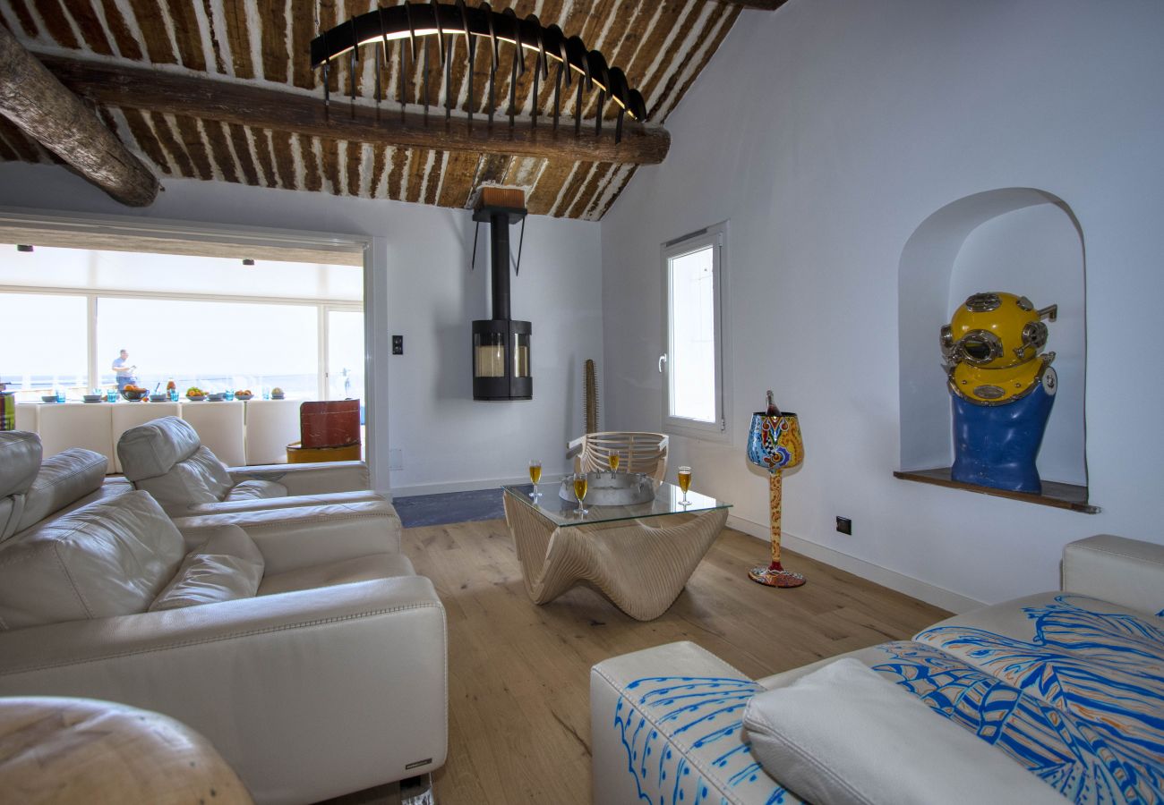 Maison à La Ciotat - Sea Sand House. Villa-galerie. Bord de mer, clim