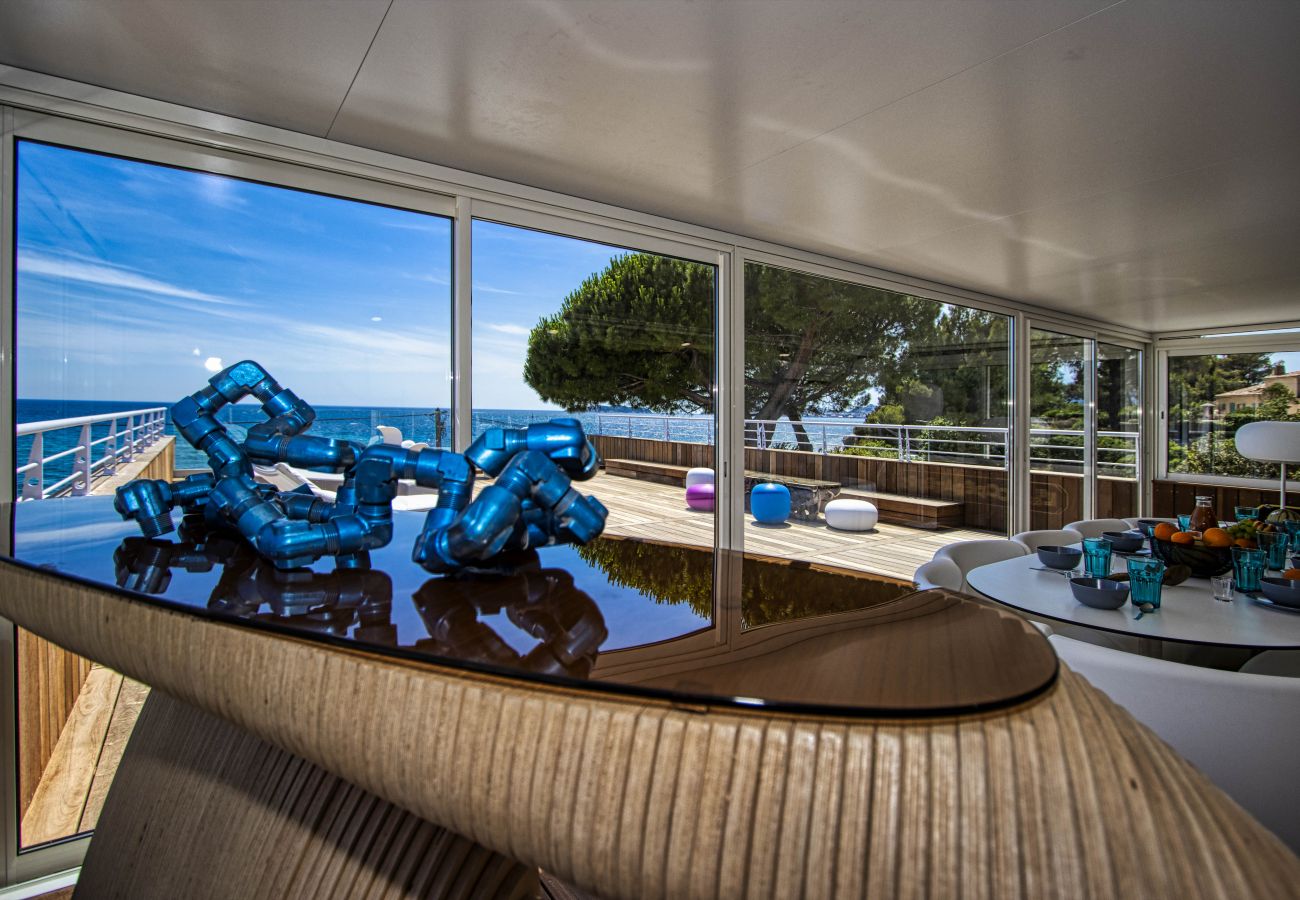 Maison à La Ciotat - Sea Sand House. Villa-galerie. Bord de mer, clim