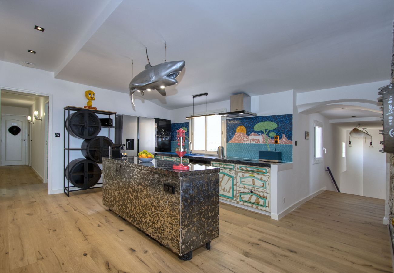 Maison à La Ciotat - Sea Sand House. Villa-galerie. Bord de mer, clim