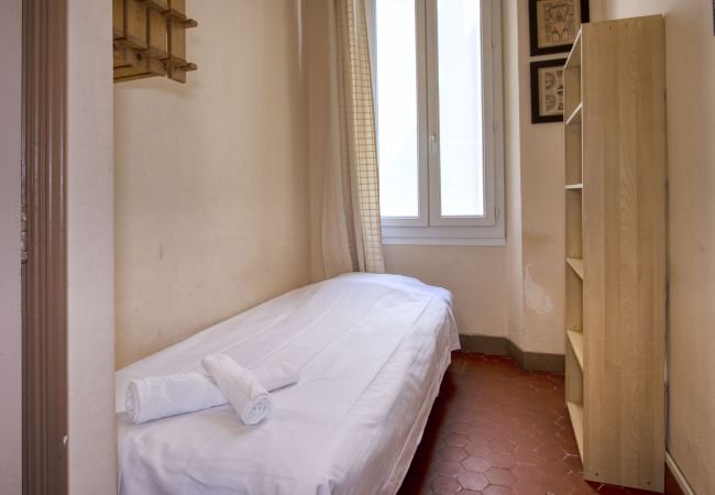 Appartement à La Ciotat - Badille. Charme et vue mer et vieux port.