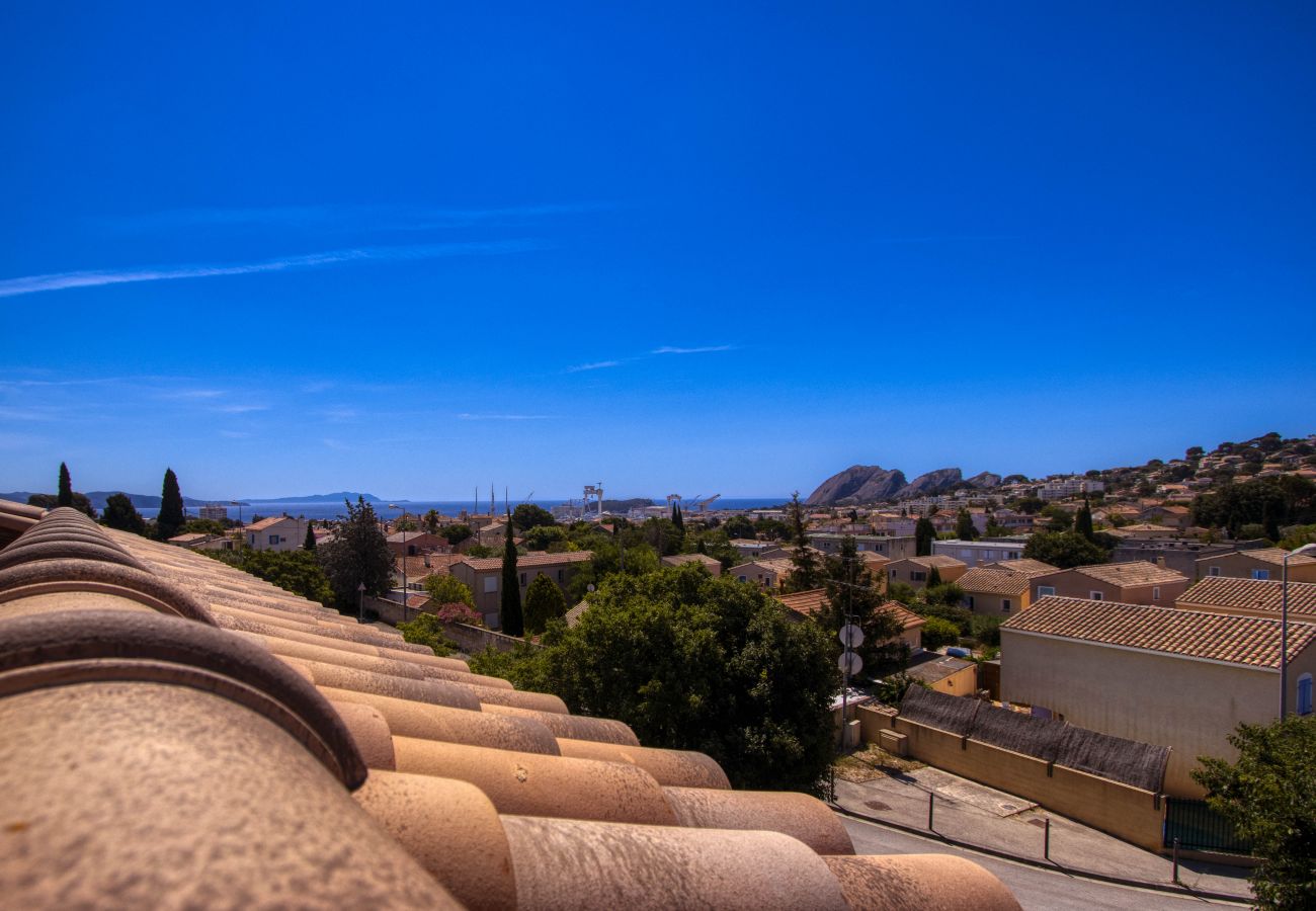 Appartement à La Ciotat - Savéu. Grande terrasse, vue mer, clim, parking