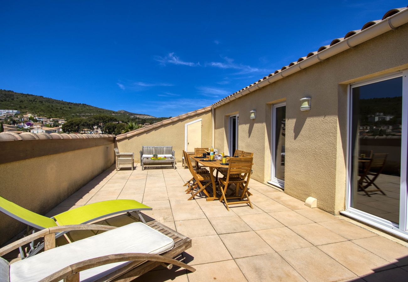 Appartement à La Ciotat - Savéu. Grande terrasse, vue mer, clim, parking