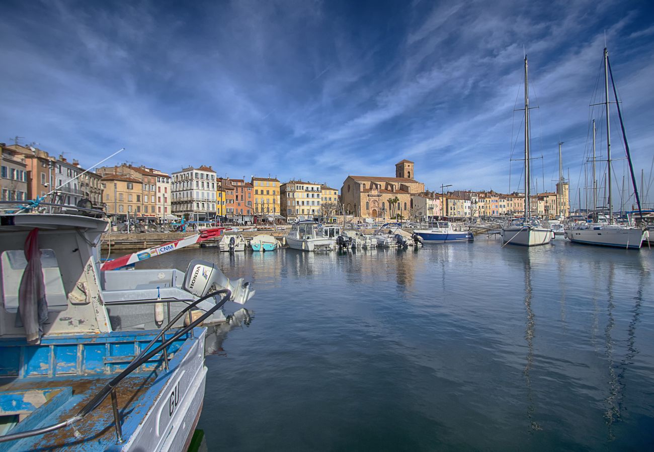 Appartement à La Ciotat - Savéu. Grande terrasse, vue mer, clim, parking