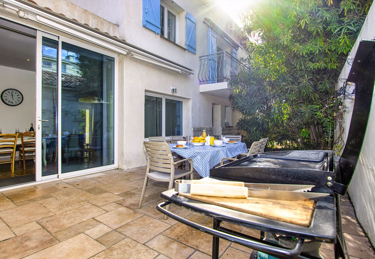 Maison à La Ciotat - L’adré. Grande maison de ville à deux pas du port