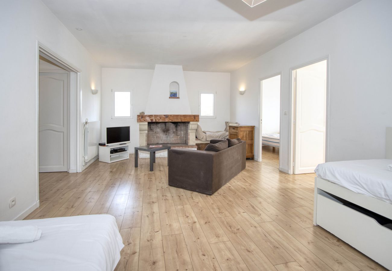 Maison à La Ciotat - L’adré. Grande maison de ville à deux pas du port