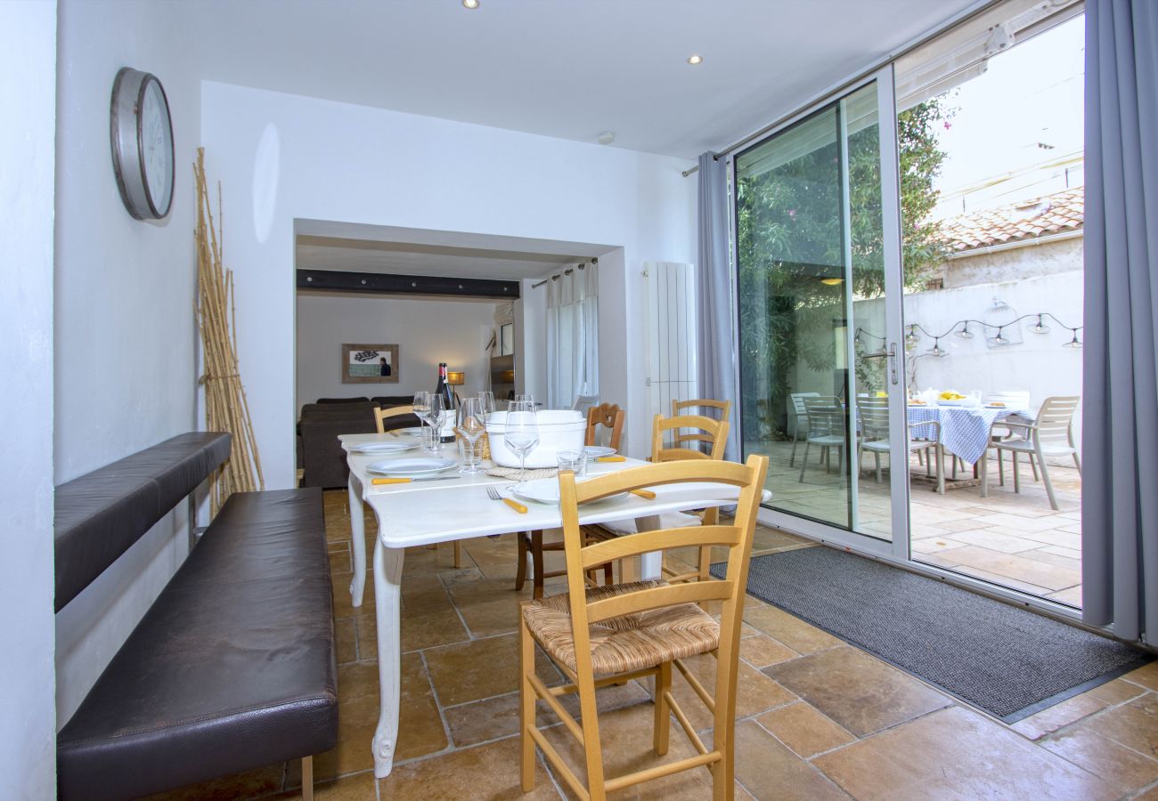 Maison à La Ciotat - L’adré. Grande maison de ville à deux pas du port