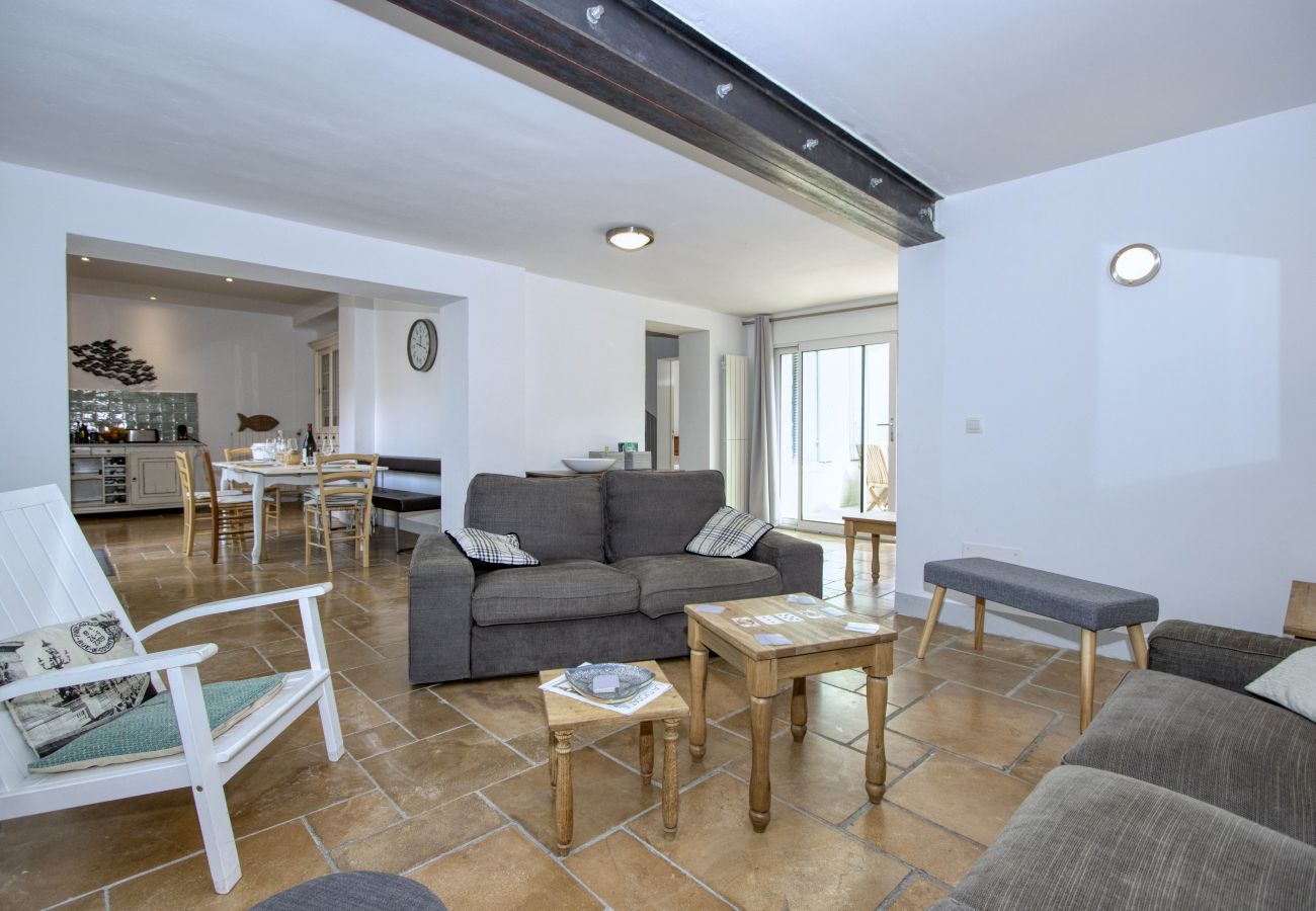 Maison à La Ciotat - L’adré. Grande maison de ville à deux pas du port