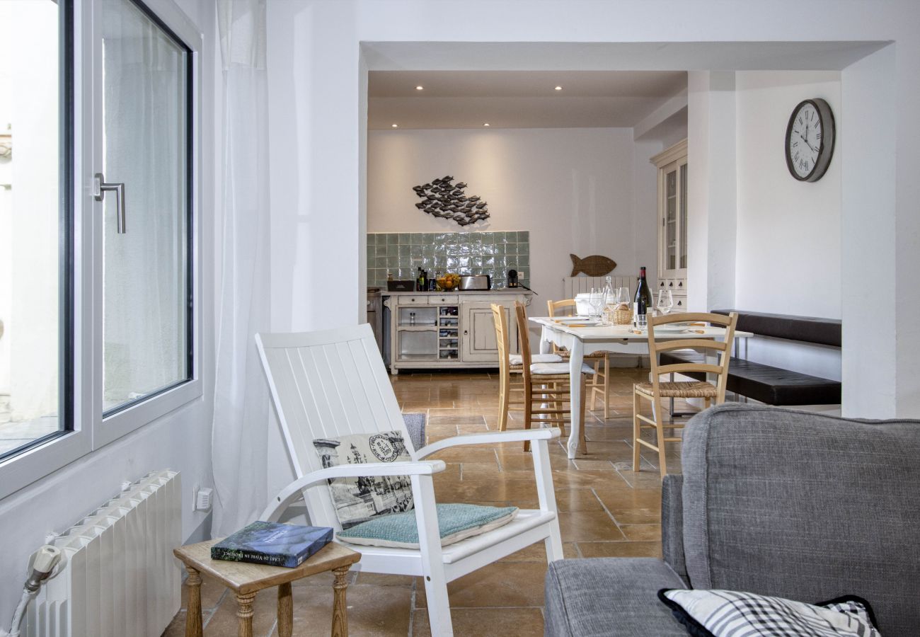 Maison à La Ciotat - L’adré. Grande maison de ville à deux pas du port