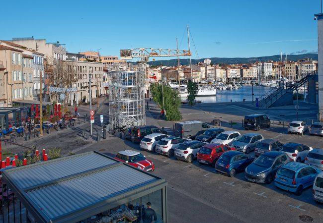 Appartement à La Ciotat - Escalet. Joli duplex. Vue sur le vieux port. Clim