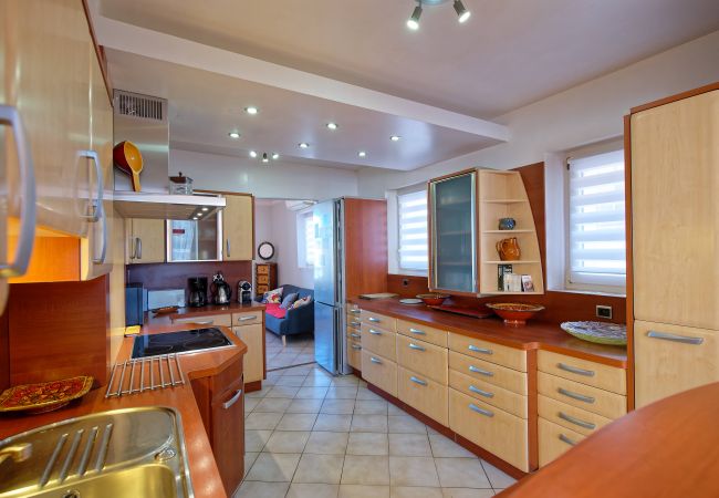 Appartement à La Ciotat - Escalet. Joli duplex. Vue sur le vieux port. Clim Appartement à La Ciotat - Escalet. Joli duplex. Vue sur le vieux port. Clim