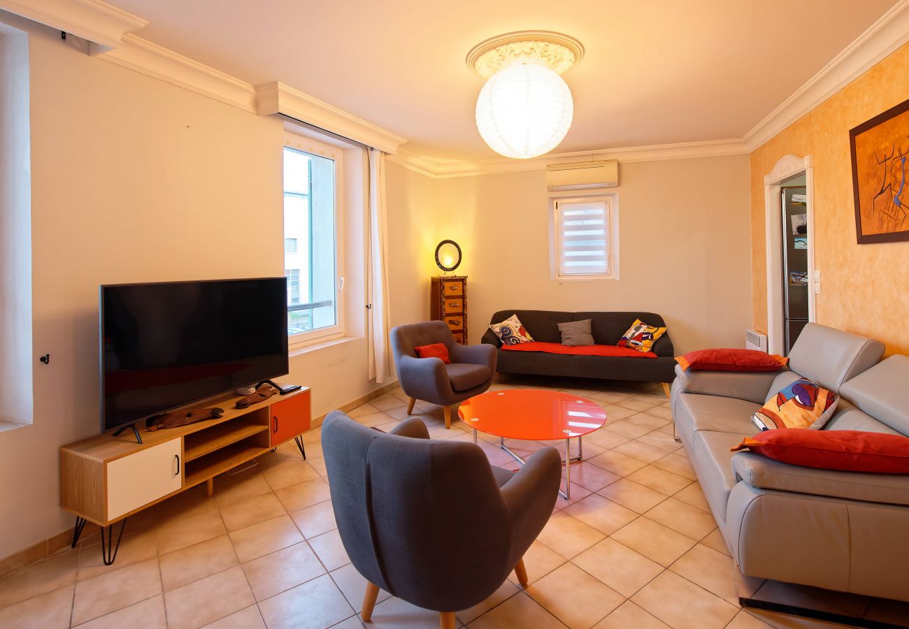 Appartement à La Ciotat - Escalet. Joli duplex. Vue sur le vieux port. Clim