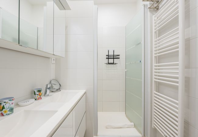 Appartement à La Ciotat - Blaveja. Lumineux et moderne. Vue mer. Clim. Appartement à La Ciotat - Blaveja. Lumineux et moderne. Vue mer. Clim.
