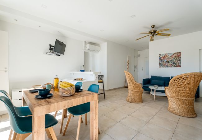 Appartement à La Ciotat - Blaveja. Lumineux et moderne. Vue mer. Clim. Appartement à La Ciotat - Blaveja. Lumineux et moderne. Vue mer. Clim.