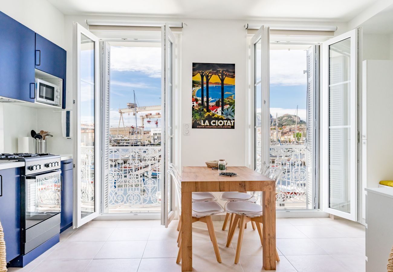 Appartement à La Ciotat - Blaveja. Lumineux et moderne. Vue mer. Clim.