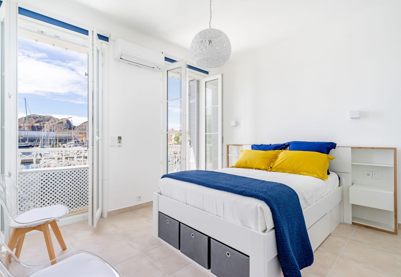 Appartement à La Ciotat - Blaveja. Lumineux et moderne. Vue mer. Clim.