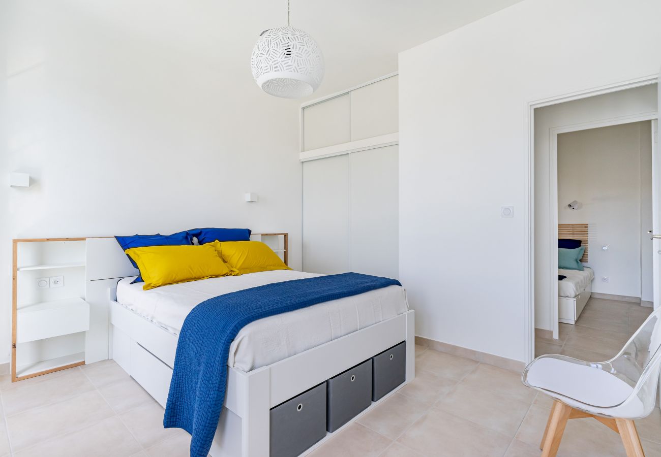 Appartement à La Ciotat - Blaveja. Lumineux et moderne. Vue mer. Clim.