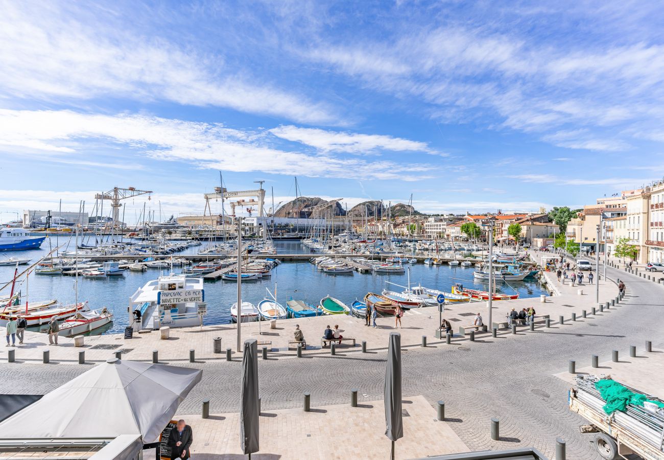 Appartement à La Ciotat - Blaveja. Lumineux et moderne. Vue mer. Clim.