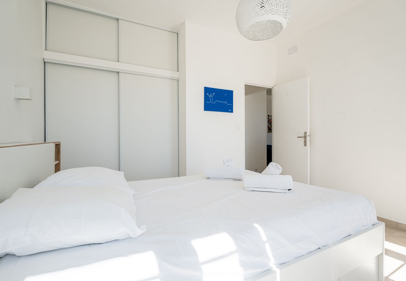 Appartement à La Ciotat - Blaveja. Lumineux et moderne. Vue mer. Clim.