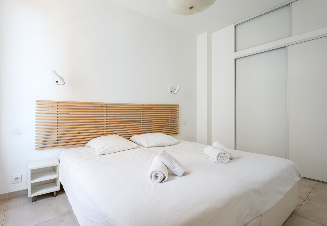 Appartement à La Ciotat - Blaveja. Lumineux et moderne. Vue mer. Clim.