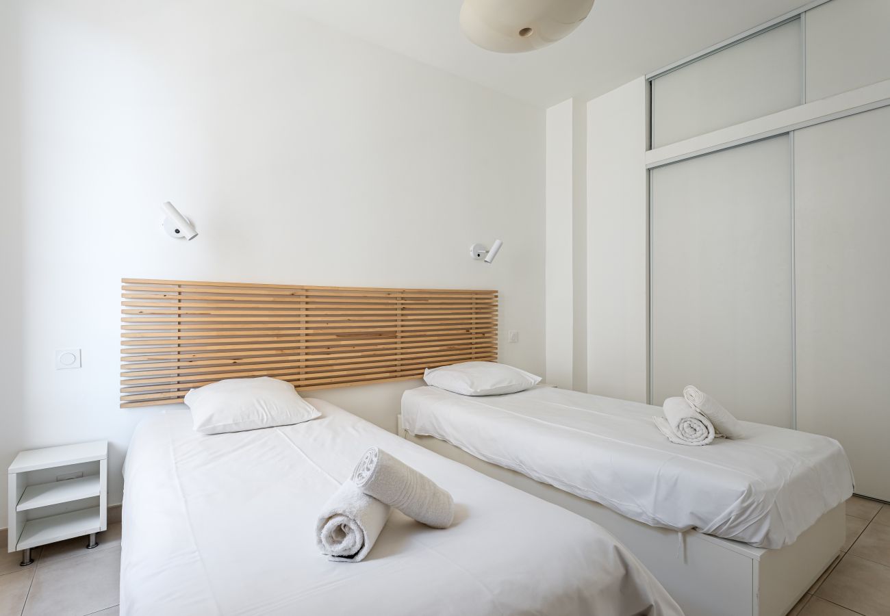 Appartement à La Ciotat - Blaveja. Lumineux et moderne. Vue mer. Clim.