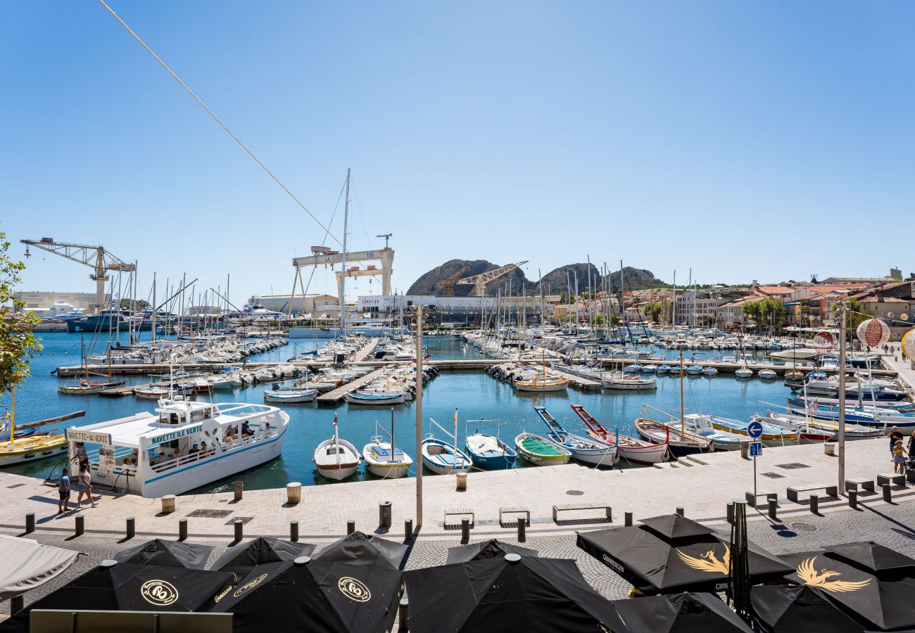 Appartement à La Ciotat - Blaveja. Lumineux et moderne. Vue mer. Clim.