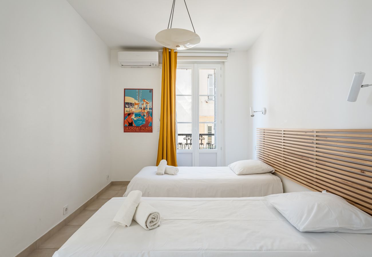 Appartement à La Ciotat - Blaveja. Lumineux et moderne. Vue mer. Clim.