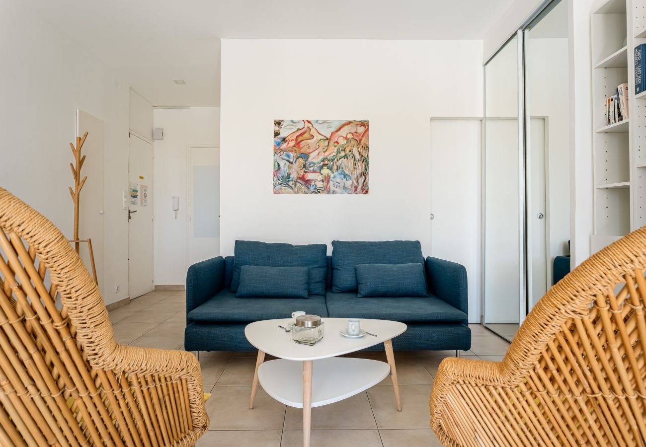 Appartement à La Ciotat - Blaveja. Lumineux et moderne. Vue mer. Clim.