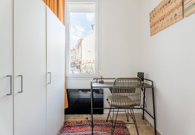Appartement à La Ciotat - Ethnic. Vue port, clim, centré plages-Calanques Appartement à La Ciotat - Ethnic. Vue port, clim, centré plages-Calanques
