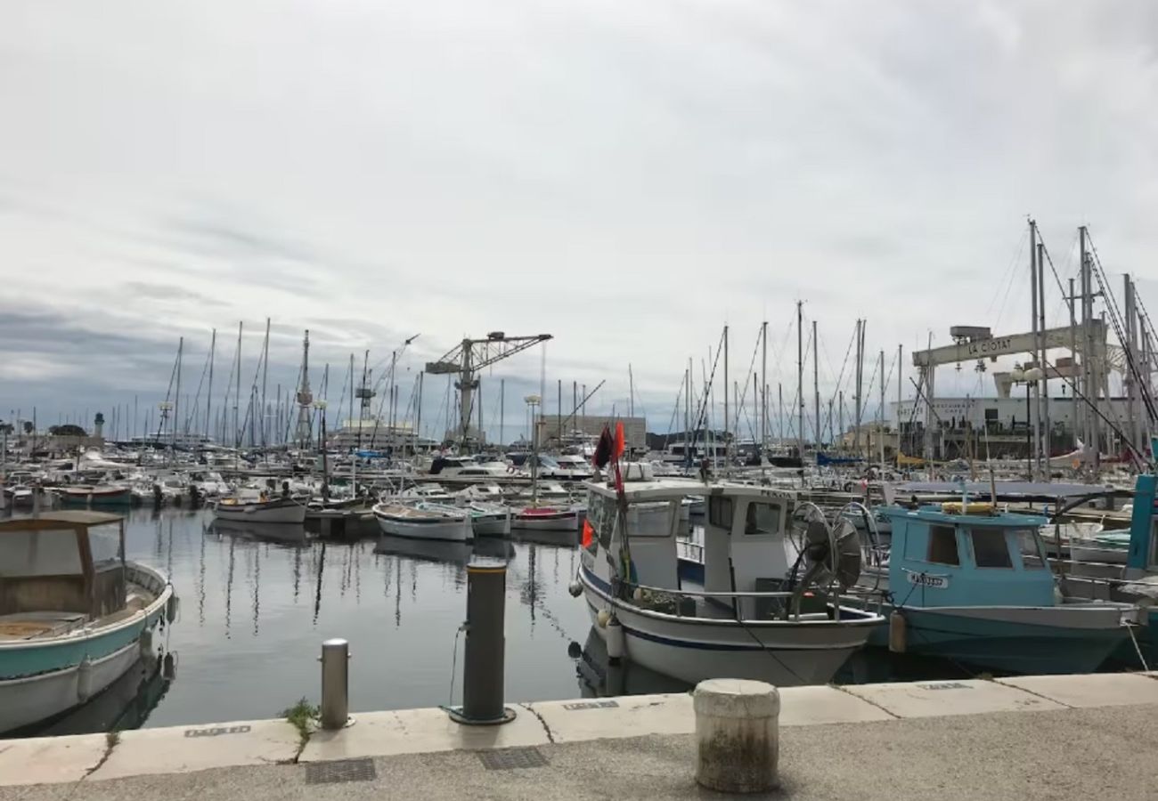 Appartement à La Ciotat - Olive. Clim, proche plages, calanques, chantier