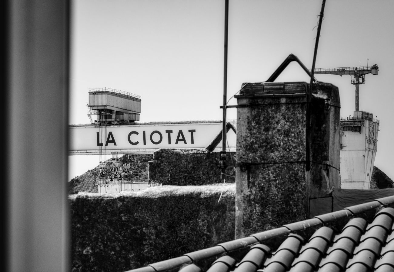 Appartement à La Ciotat - Lico. Moderne, terrasse rooftop. Vue mer. Clim.