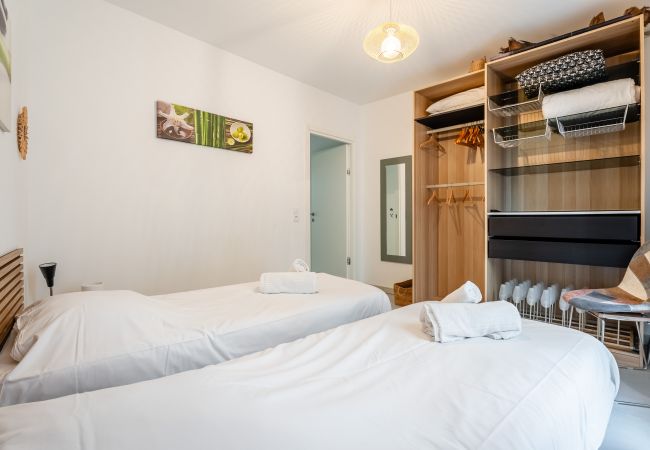 Appartement à La Ciotat - Areno. Moderne 30m du port, clim terrasse jardinet Appartement à La Ciotat - Areno. Moderne 30m du port, clim terrasse jardinet