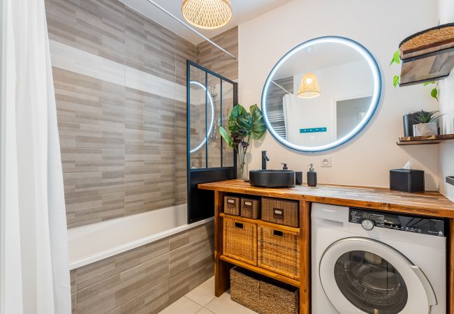 Appartement à La Ciotat - Areno. Moderne 30m du port, clim terrasse jardinet Appartement à La Ciotat - Areno. Moderne 30m du port, clim terrasse jardinet