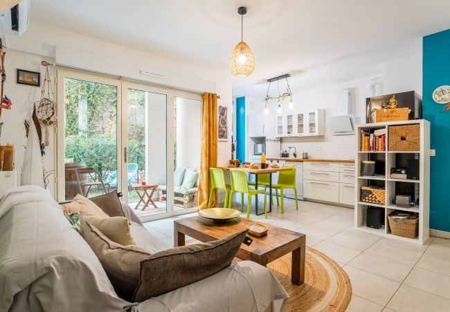 Appartement à La Ciotat - Areno. Moderne 30m du port, clim terrasse jardinet Appartement à La Ciotat - Areno. Moderne 30m du port, clim terrasse jardinet