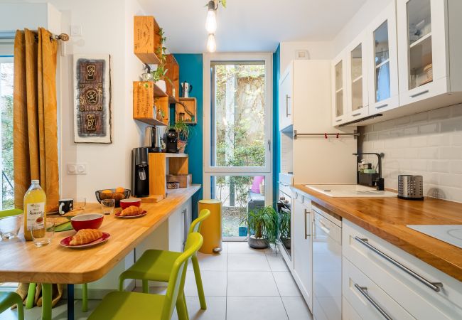 Appartement à La Ciotat - Areno. Moderne 30m du port, clim terrasse jardinet Appartement à La Ciotat - Areno. Moderne 30m du port, clim terrasse jardinet