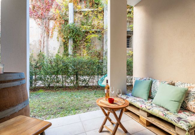 Appartement à La Ciotat - Areno. Moderne 30m du port, clim terrasse jardinet Appartement à La Ciotat - Areno. Moderne 30m du port, clim terrasse jardinet