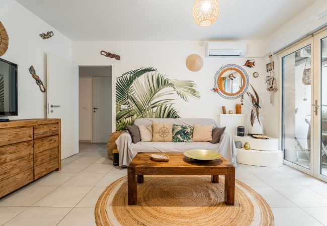 Appartement à La Ciotat - Areno. Moderne 30m du port, clim terrasse jardinet Appartement à La Ciotat - Areno. Moderne 30m du port, clim terrasse jardinet