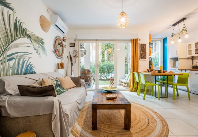 Appartement à La Ciotat - Areno. Moderne 30m du port, clim terrasse jardinet Appartement à La Ciotat - Areno. Moderne 30m du port, clim terrasse jardinet