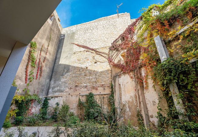 Appartement à La Ciotat - Areno. Moderne 30m du port, clim terrasse jardinet Appartement à La Ciotat - Areno. Moderne 30m du port, clim terrasse jardinet