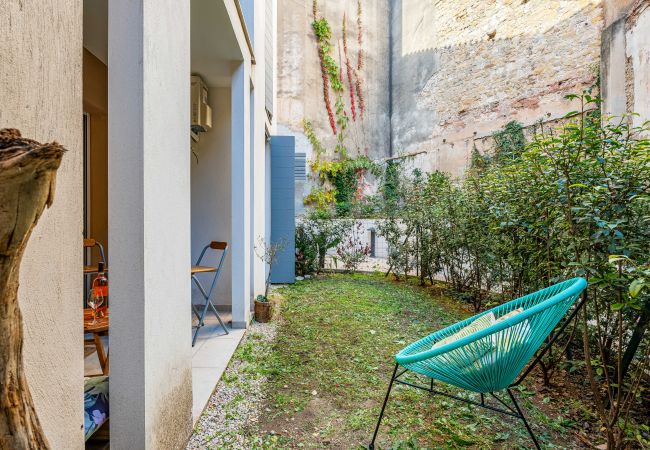 Appartement à La Ciotat - Areno. Moderne 30m du port, clim terrasse jardinet Appartement à La Ciotat - Areno. Moderne 30m du port, clim terrasse jardinet